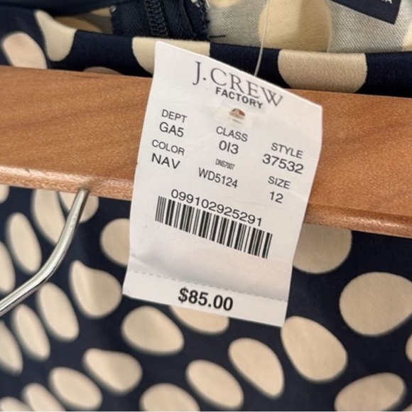 J Crew Pencil Skirt - Size 6
Navy/White Polka Dot - Picture 7 of 7
